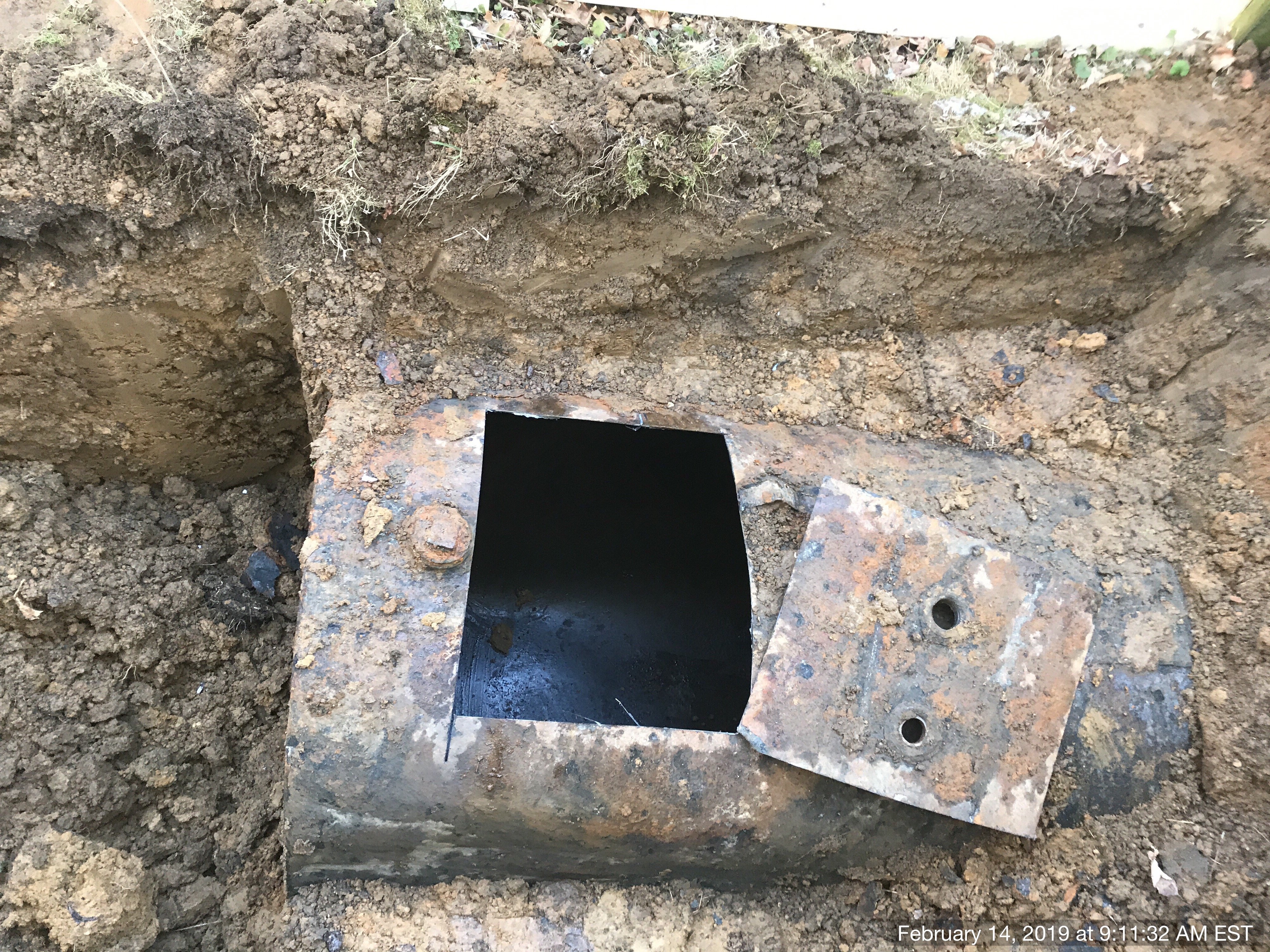 What to do with a leaking oil tank